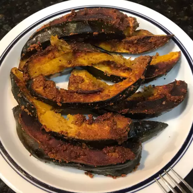 Explore Acorn Squash Air Frye! Our guide brings you to a world of crispy, healthy, and tasty meals, elevating your culinary adventures.