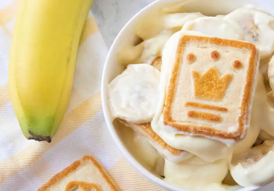 Master the art of making banana pudding with chessmen cookies, a dessert that perfectly blends creamy banana flavors and buttery cookies