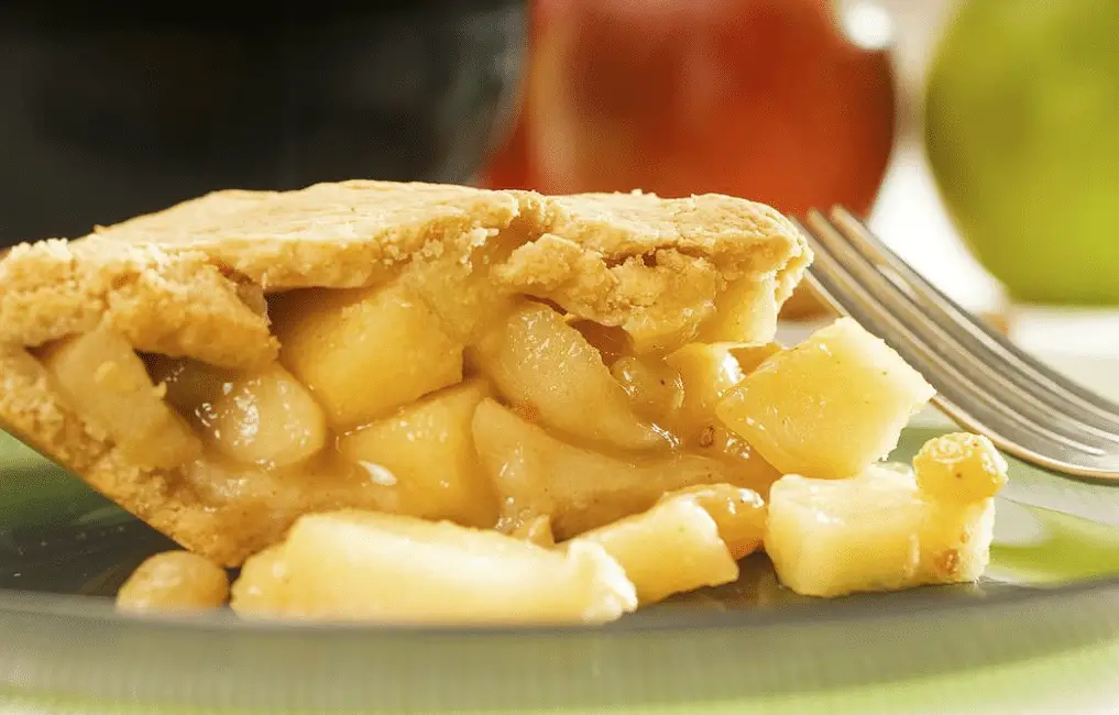 Explore the Pie Delight: Dutch Apple Pie vs. Apple Pie Streusel Unveiled
