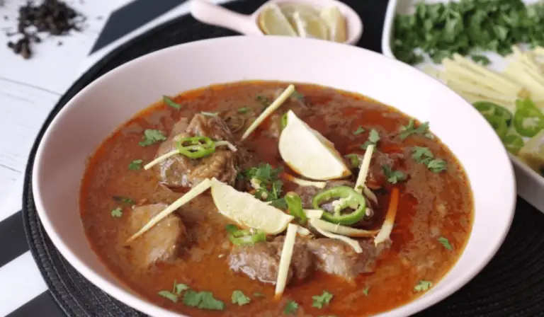 Dive into Nihari vs Paya, traditional stews with rich flavors and unique textures. Perfect for food enthusiasts!